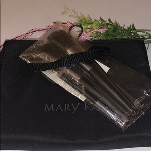 Mary Kay Brush Set NWOT